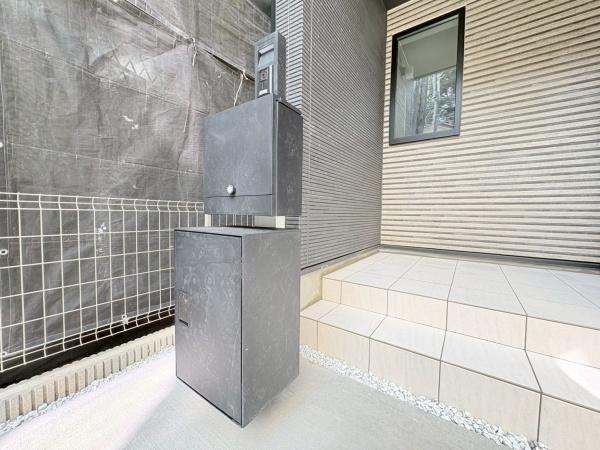 逗子市久木１丁目の新築一戸建のその他|宅配ボックス付きです。