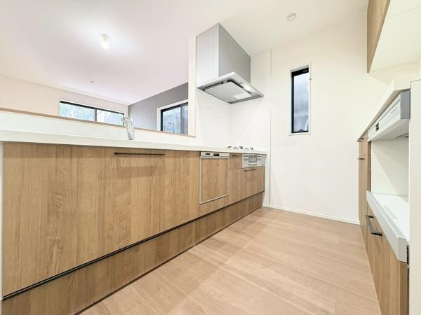 逗子市久木１丁目の新築一戸建のキッチン|対面式キッチンです！食洗器と浄水器付き。