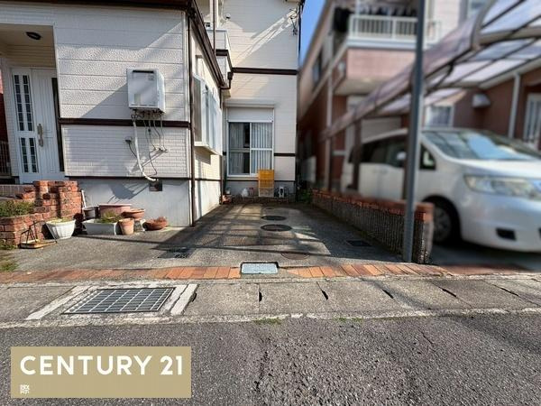 岩出市北大池　中古戸建の駐車場