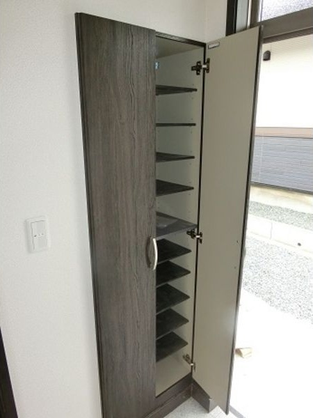 サンライズ西徳田の玄関