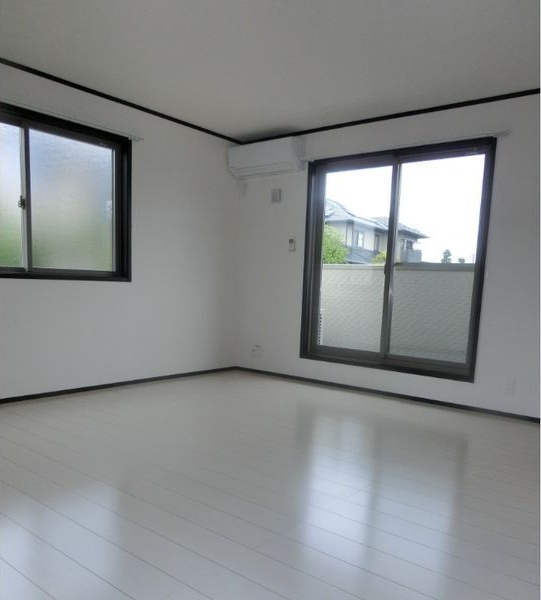 サンライズ西徳田の居間・リビング