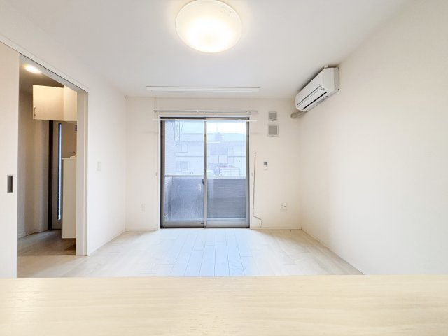 エヴァーグリーン西福原の居間・リビング|イメージ106号室の写真