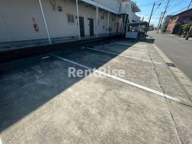 メゾン華Ⅰの駐車場