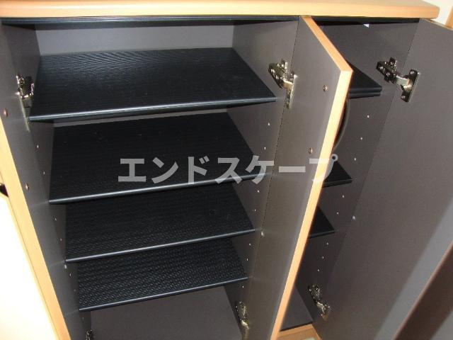 モンシェリー・廣の玄関|下駄箱
高崎、前橋のお部屋探しはエンドスケープまで！お客様の理想お聞かせ下さい♪