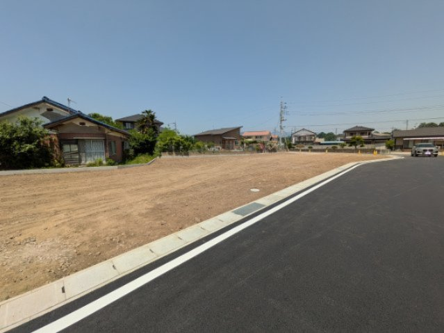 売土地　上大島町分譲地の前面道路含む現地写真|分譲地南東から撮影