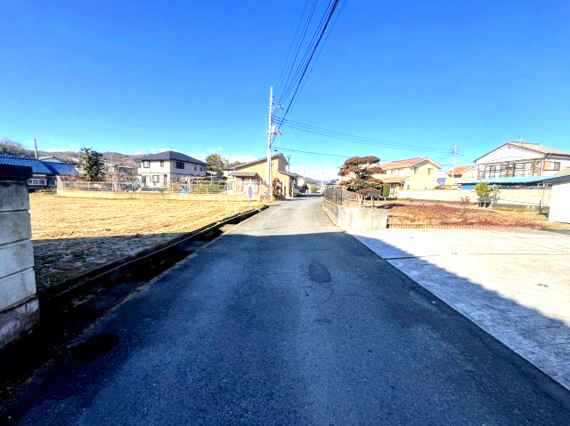 売土地　上大島町分譲地の前面道路含む現地写真|分譲地北側道路