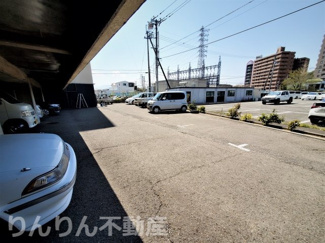 【駐車場】