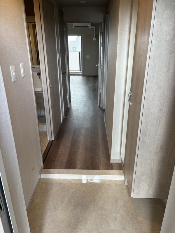 ラグゼナ浦和の玄関