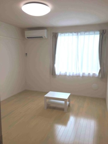 クレイノリバーの居間・リビング