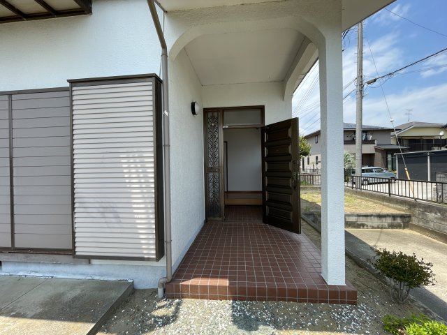 白幡648戸建の玄関