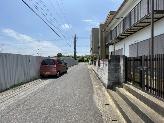 白幡648戸建の前面道路含む現地写真