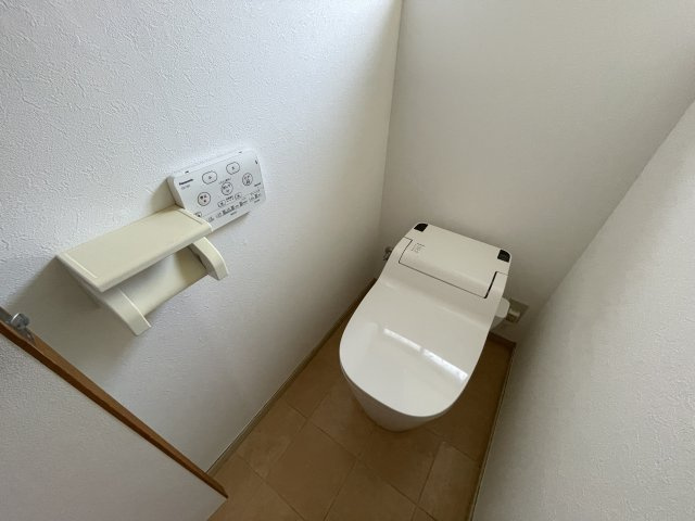 白幡648戸建のトイレ