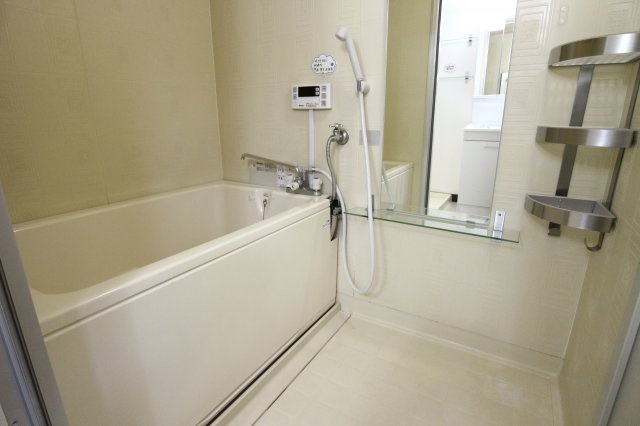 第３岩井ハイツの浴室|６帖の和室です！