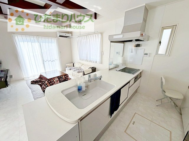 【キッチン】 | 守谷市松並青葉3丁目　中古戸建 | 料理をしながらでも、ご家族との会話を楽しめる対面式キッチン♪