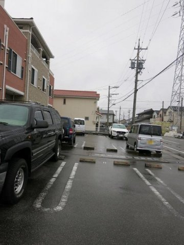 ルーチェ・デル・ソーレの駐車場
