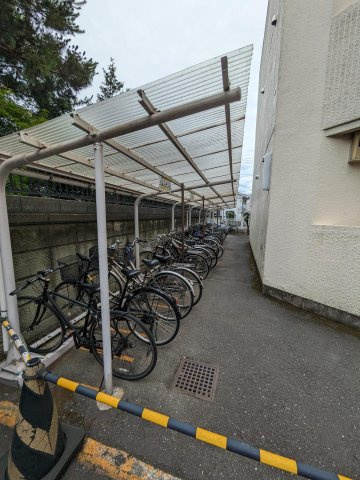 シーザーレジデンス東府中の駐車場