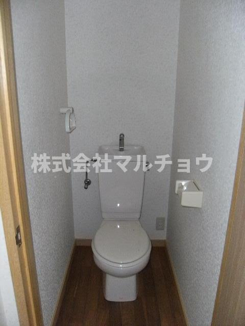 まるよしマンションのトイレ|落ち着いたトイレです