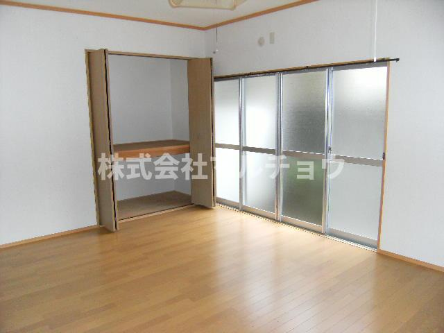 まるよしマンションの洋室|きれいな洋室です