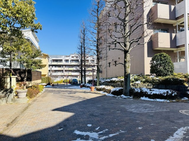 南大沢学園五番街２号棟の周辺|～自然との調和がとれているマンション～