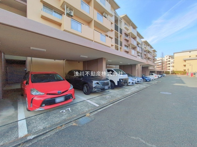 南大沢学園五番街２号棟の駐車場|～駐車場空き要事前確認～