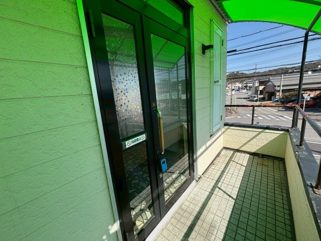 石原ビルの玄関