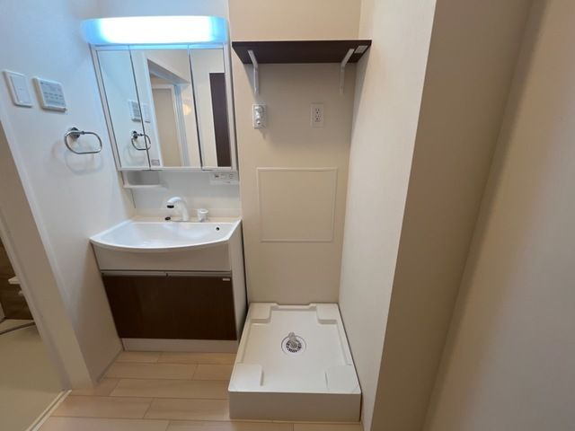 エクセレントの洗面所|室内洗濯機置き場です