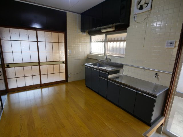 三の宮貸家のキッチン