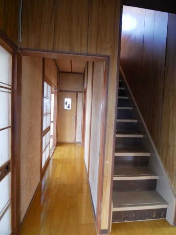 三の宮貸家の内装