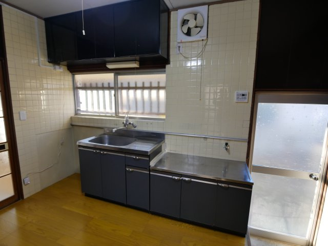 三の宮貸家のキッチン