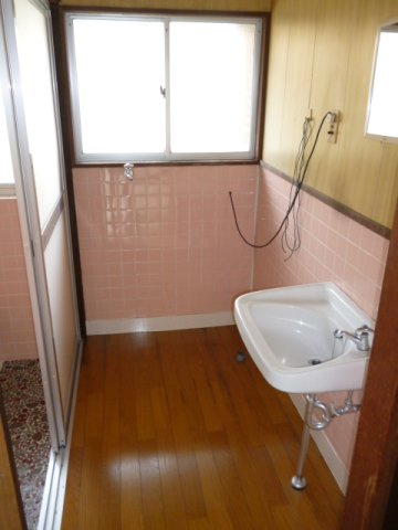 三の宮貸家の洗面所