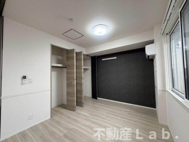 アレシアの洋室