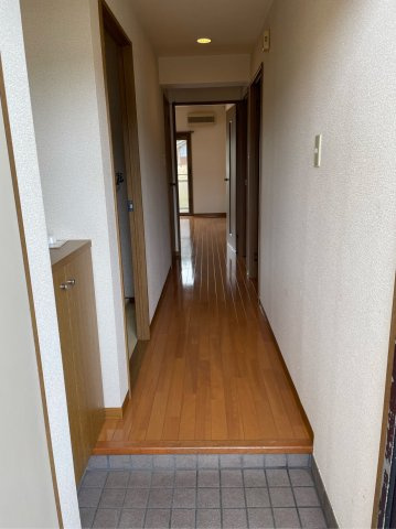 ベロウグランベリーの玄関