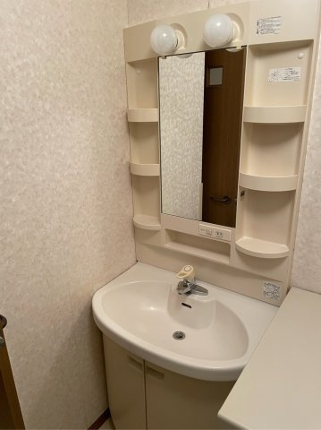 ベロウグランベリーの洗面所