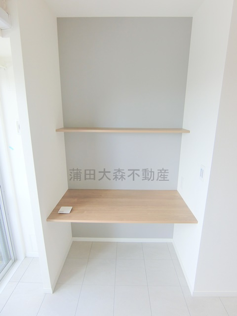 コスモリード大森西の収納|洋室６帖　収納　作業スペース