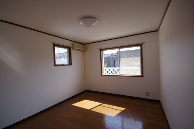 宇都宮市野沢町　戸建の洋室