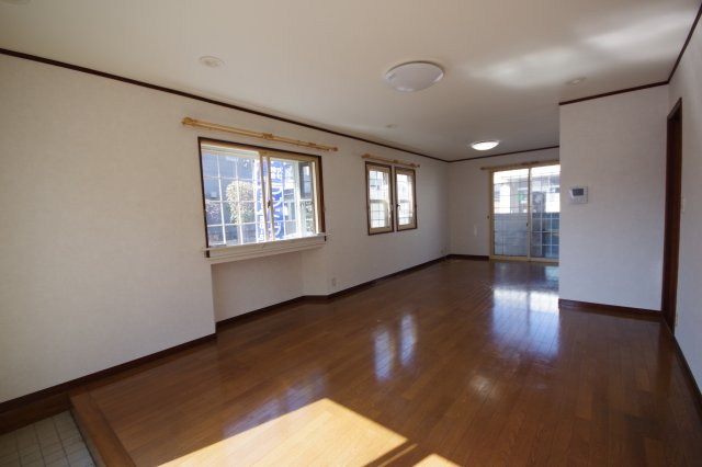 宇都宮市野沢町　戸建の居間・リビング