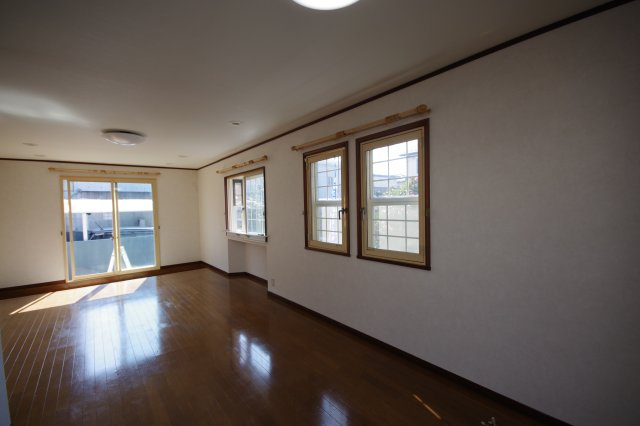 宇都宮市野沢町　戸建の居間・リビング