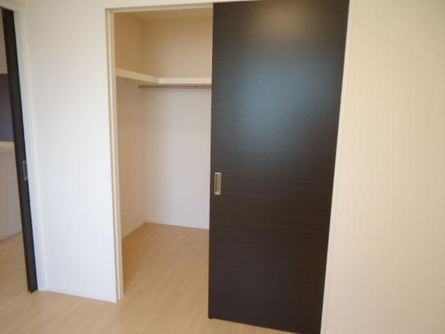 アリエルの収納|ウォークインクローゼット