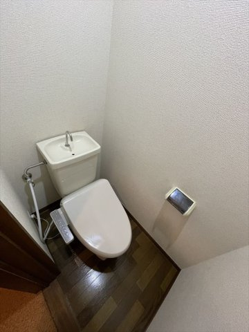 サンハイツ天野Ⅰのトイレ|落ち着いた色調のトイレです