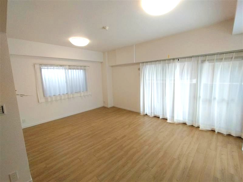 サンパーク岩倉の居間・リビング