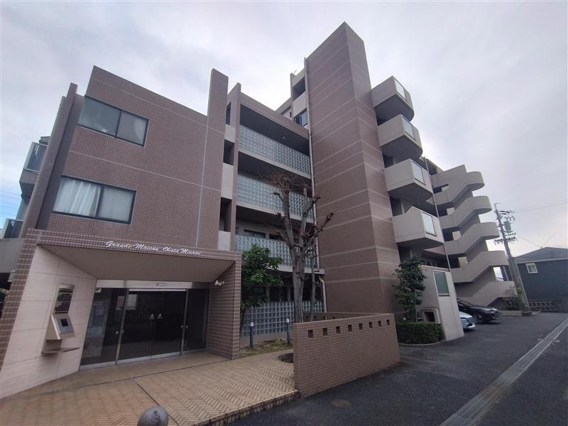 サンパーク岩倉の外観