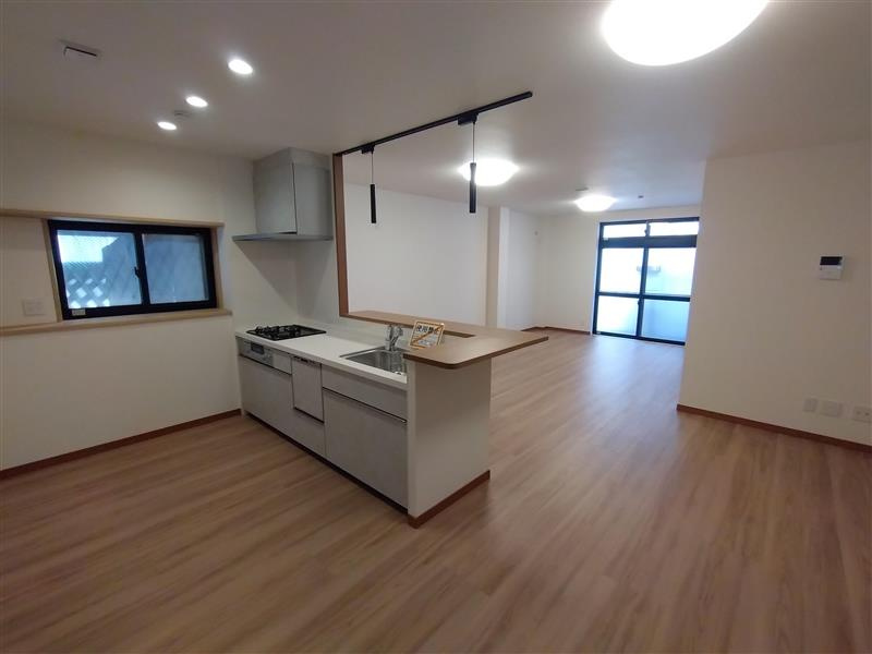 名古屋市中川区服部二丁目戸建のキッチン