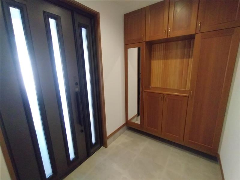 名古屋市中川区服部二丁目戸建の玄関