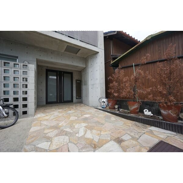 CREA花の木　名古屋市賃貸　仲介手数料無料のエントランス