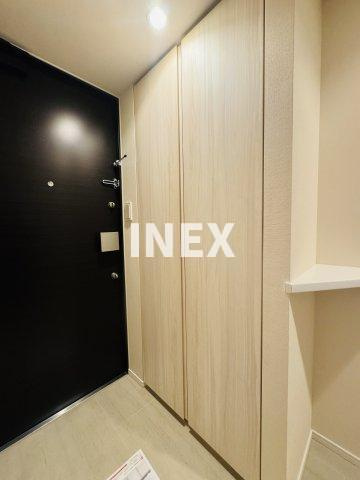 横浜市中区羽衣町２丁目の賃貸マンションの玄関