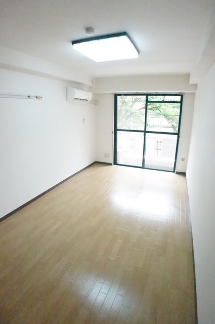 ハーモニー八柱の居間・リビング|２１７号室のお部屋の写真を使用しております。