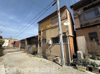 【前面道路含む現地写真】 | 洲本市物部３丁目中古テラスハウス | 南西側からの外観です♪勝手口があり、出入りも可能です！！のどかな雰囲気です！！