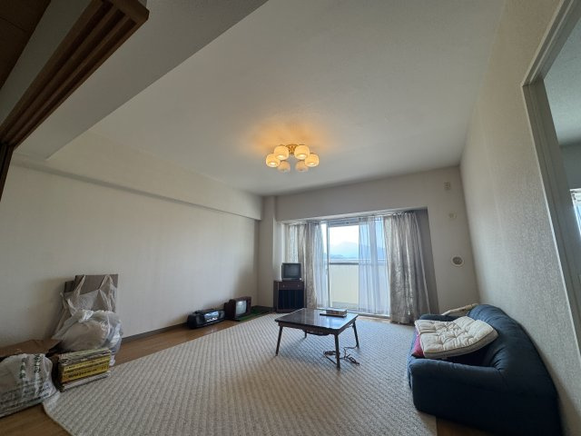 －三丁目不動産-ダイアパレス小川の居間・リビング