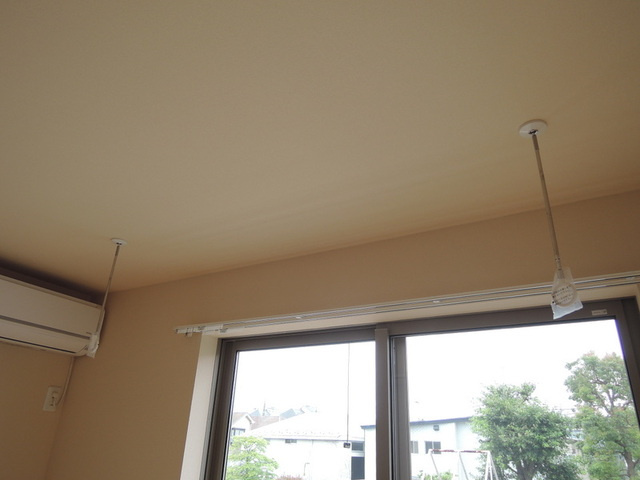 スターハイツ ウエストの居間・リビング|★室内物干フック★