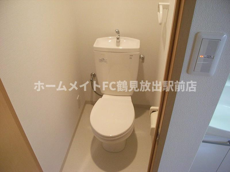大阪市城東区鴫野東３丁目の賃貸マンションのトイレ